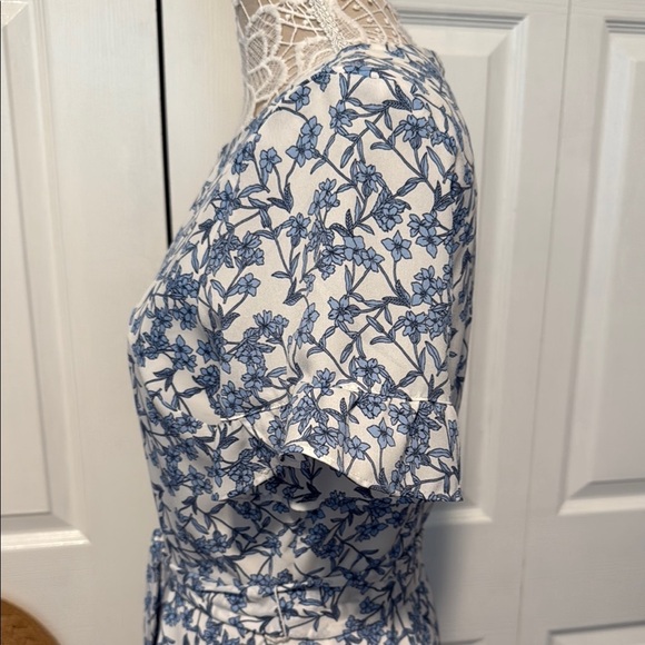 Banana Republic Floral Blue and White Dress new w/o tags 10 - Picture 5 of 14